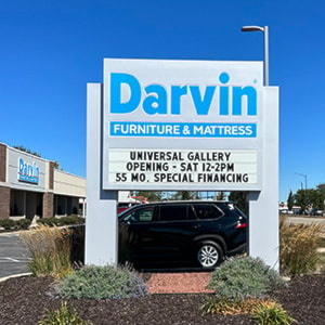 Sept 7, 2024 - Darvin opens Universal Gallery